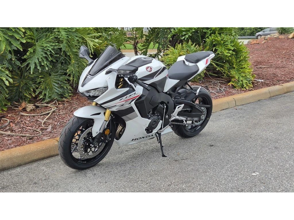 2027 Honda Cbr1000rr