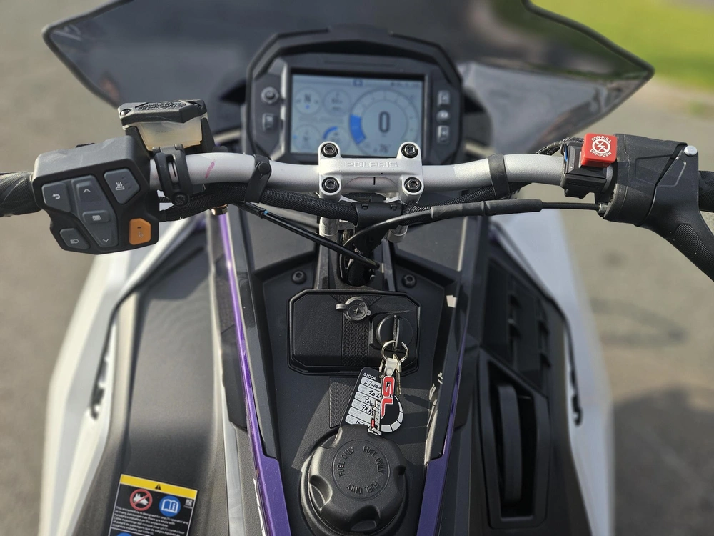 Polaris 9r Indy Vr1 137 2027 alt