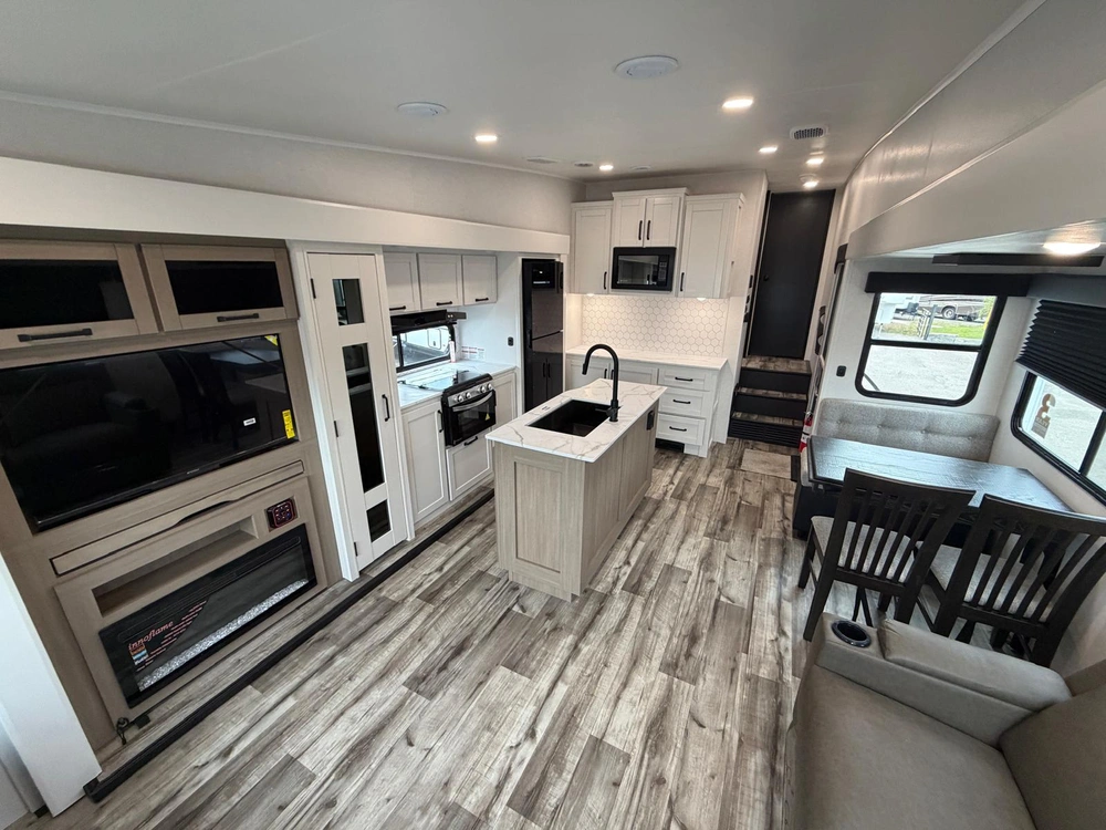 2027 Open Range Roamer Light Duty 29rlts alt