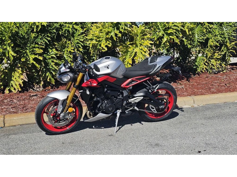 2026 Triumph Street Triple 765 Rx