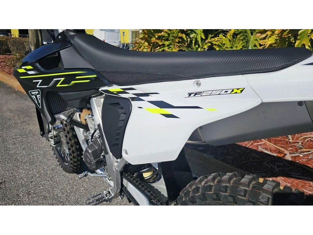 2026 Triumph Tf 250-x Jet Black/pure White