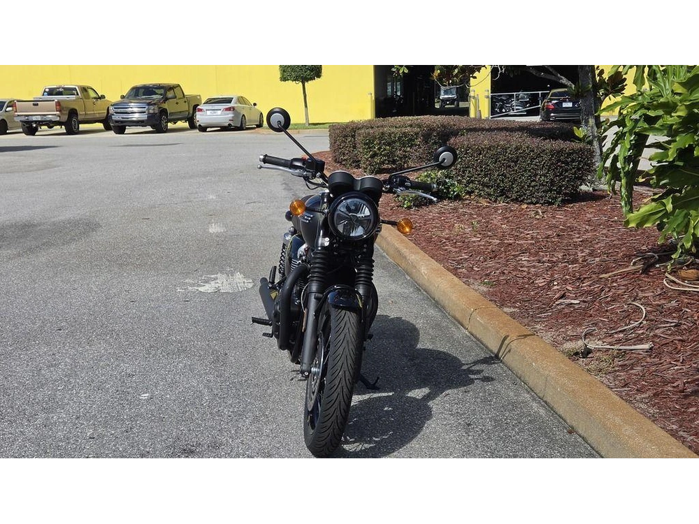 2026 Triumph Bonneville T120 Black Matt Silver Ice