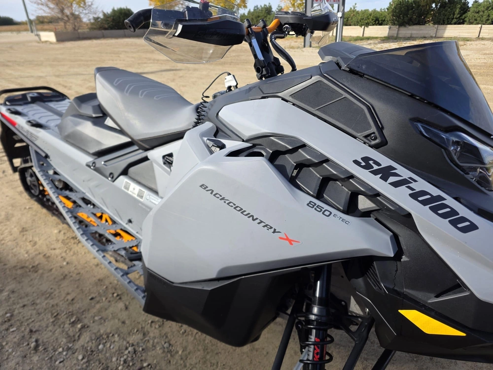 2025 Ski-doo Backcountry X 850