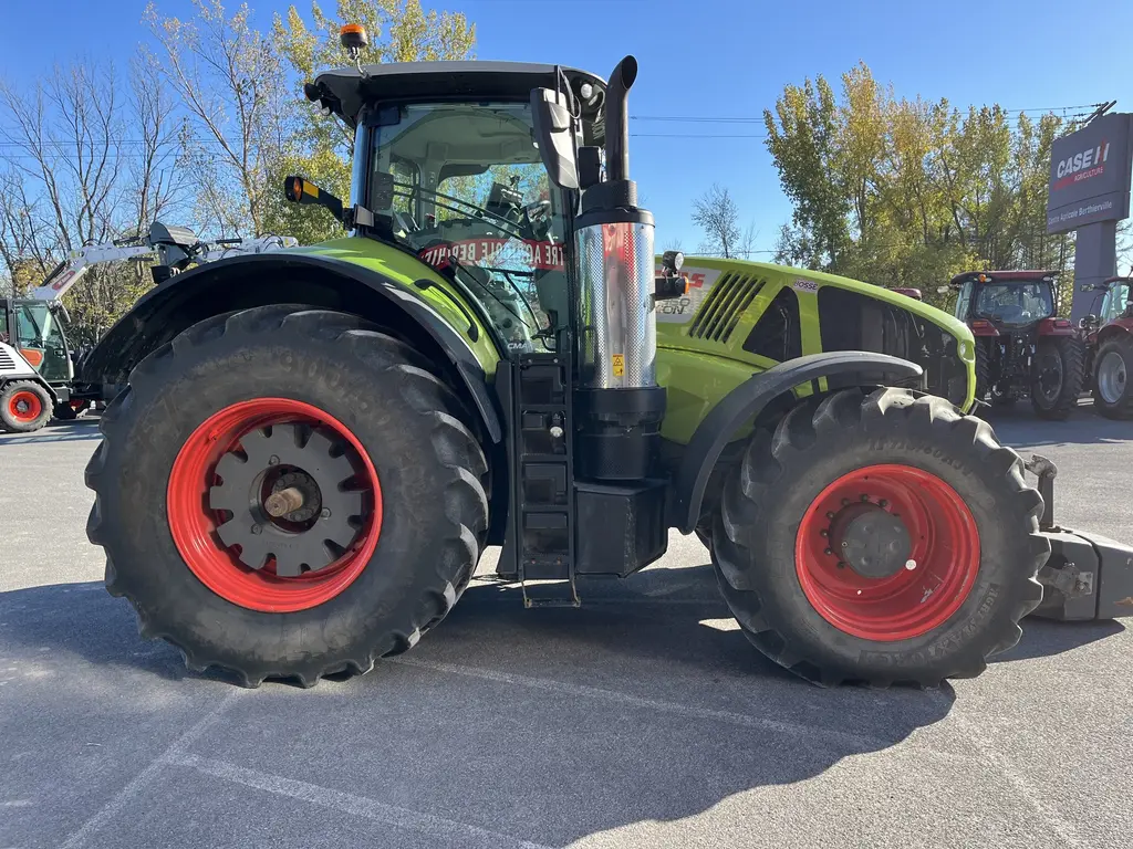 2022 Claas Axion 960