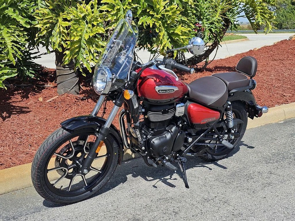 2024 Royal Enfield Meteor 350 Supernova Red