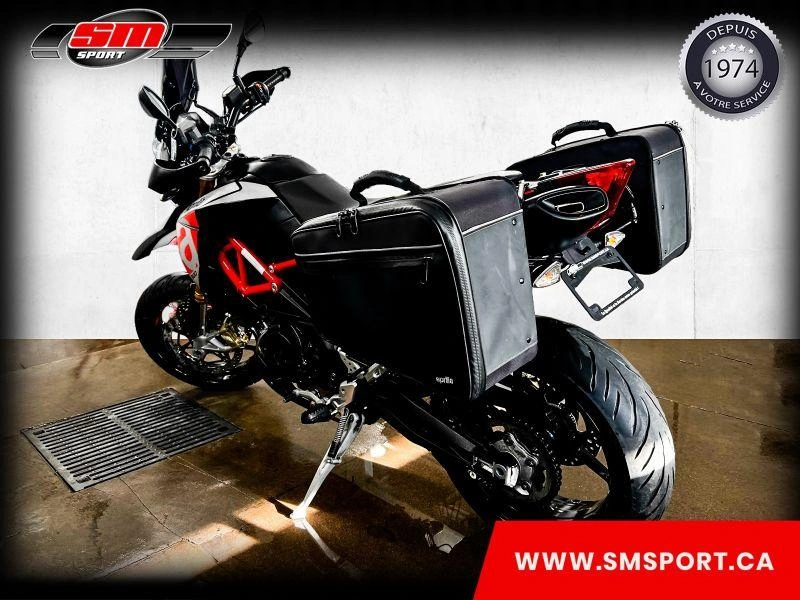 Aprilia Dorsoduro 900 2018 alt