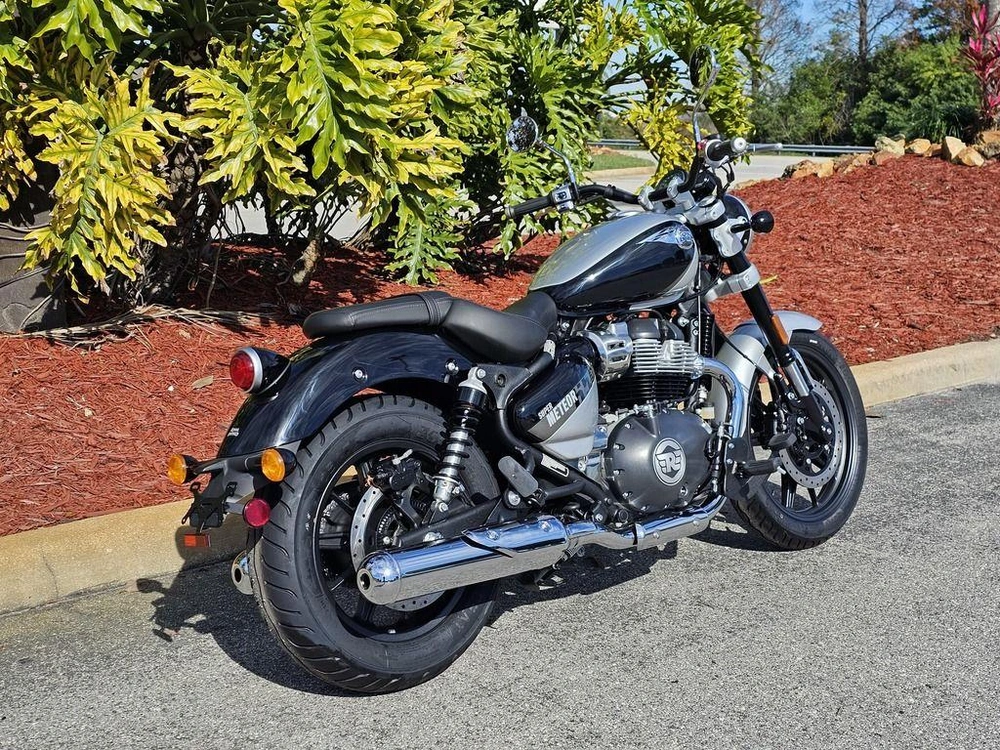 2024 Royal Enfield Super Meteor 650 Interstellar Grey