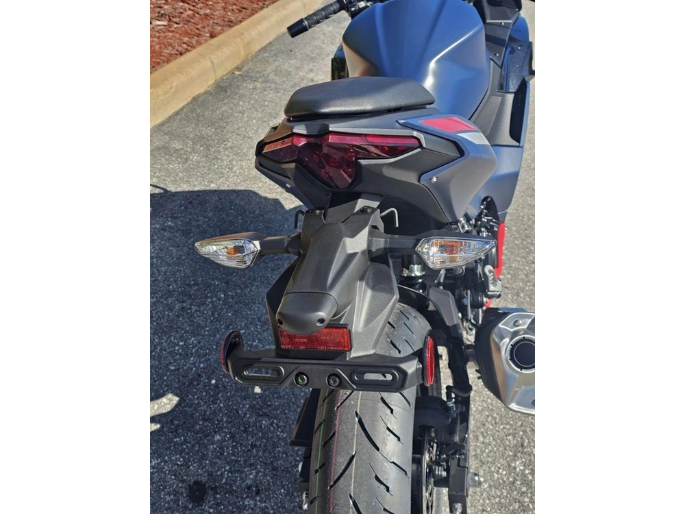 2026 Kawasaki Ninja® 500 Abs Metallic Matte Twilight Blue