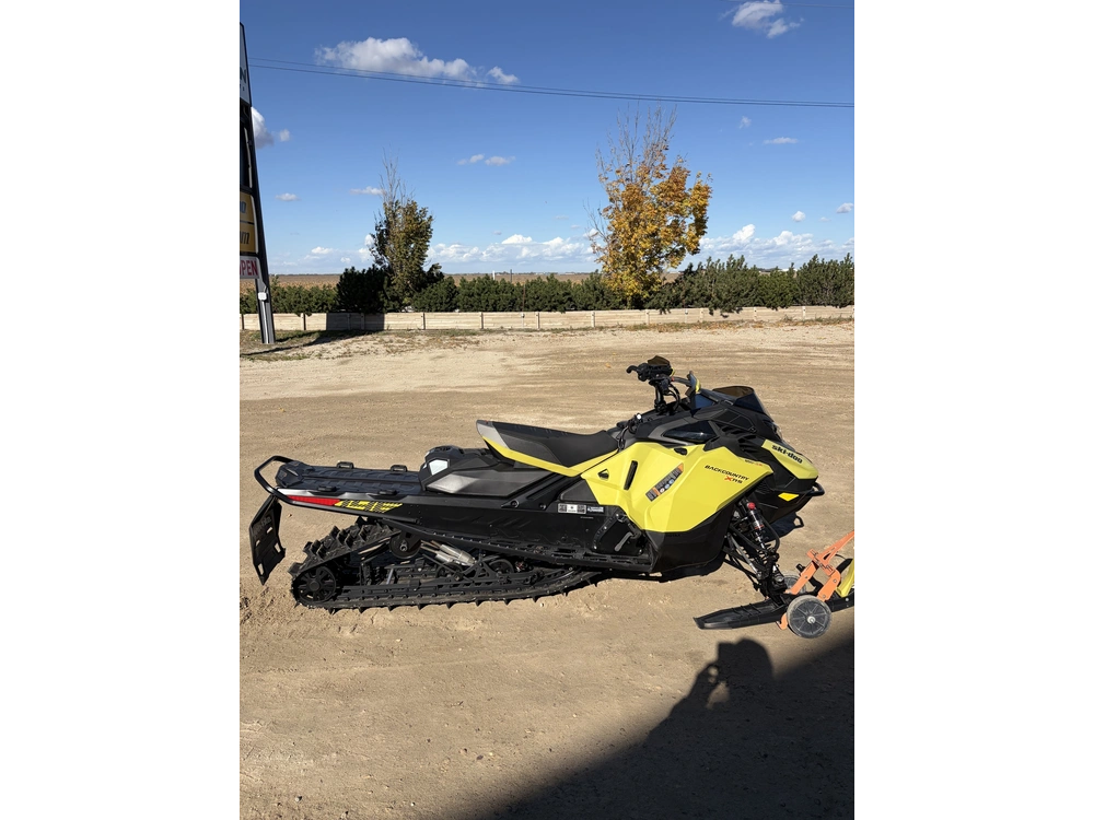2025 Ski-doo Backcountry Xrs 146x2 850 Turbo 10.25" Touchscreen
