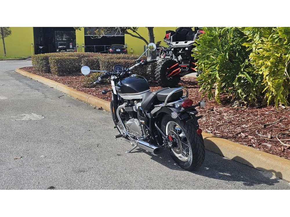 2026 Triumph Bonneville Speedmaster Sapphire Black