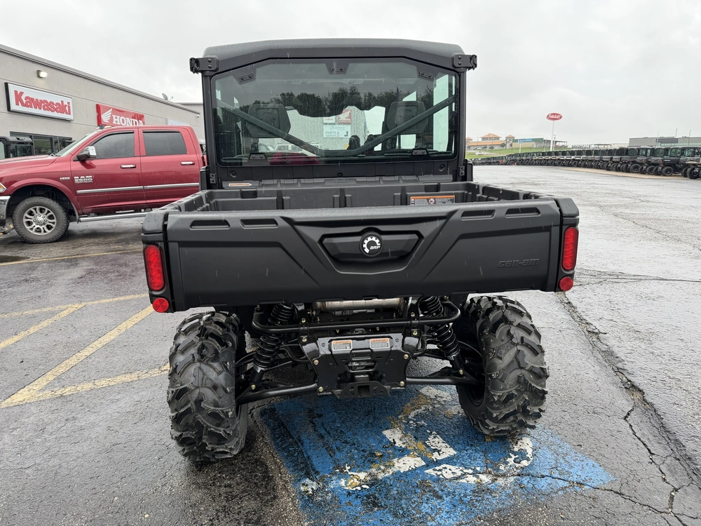 2027 Can-am Defender Max Dps Cab Hd10