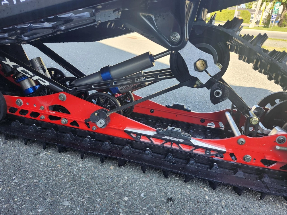 2025 Polaris Patriot 9r Indy Xcr 136 Motoneige Sentier Performance Agressive Haute Vitesse Sport 2 Temps Puissance Pilotage Sportif Damé Racing Impeccable Mxz X-rs Renegade Zr Sidewinder alt