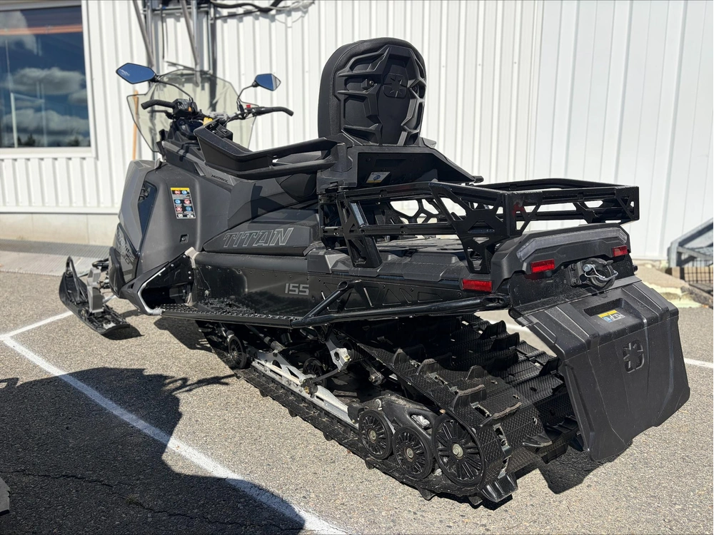 Polaris Titan 650 Adventure 155'' 1.8 2025 alt
