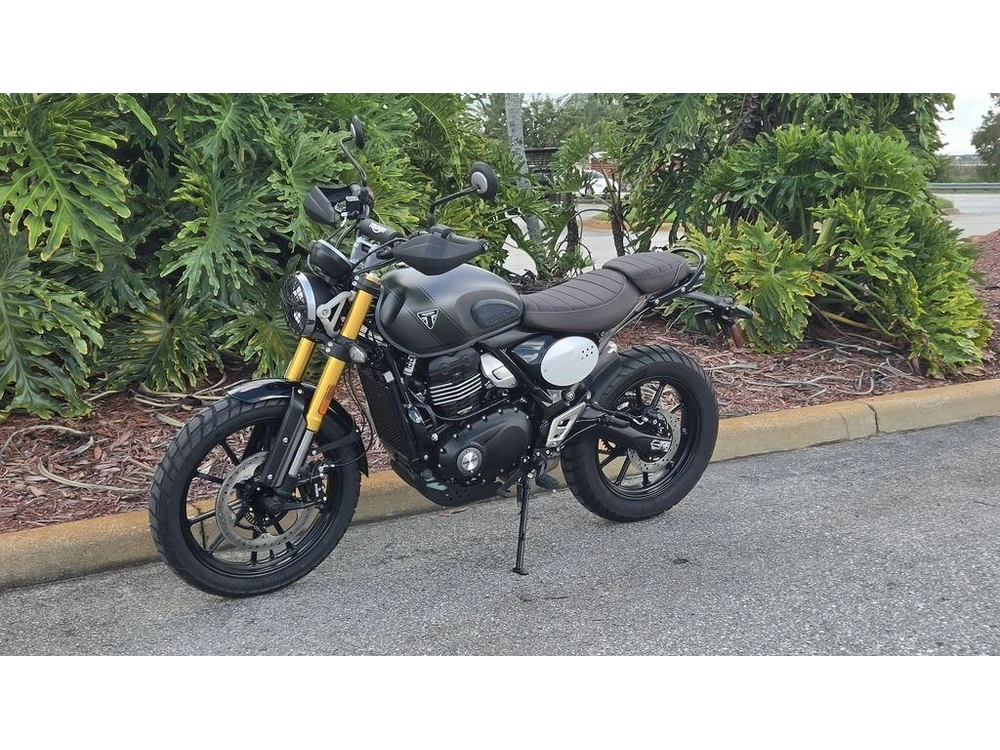 2027 Triumph Scrambler 400 X Matte Pewtergrey/matte Khaki Green