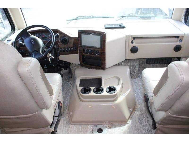 2020 Thor Motor Coach Hurricane 35m
