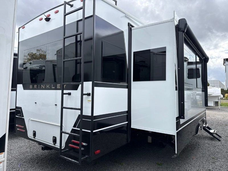 2027 Brinkley Model Z Z2900