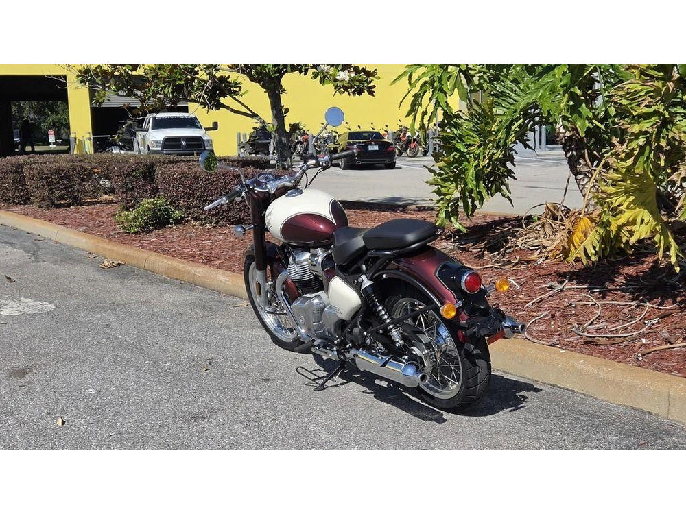 2026 Royal Enfield Classic 650 Vallam Red