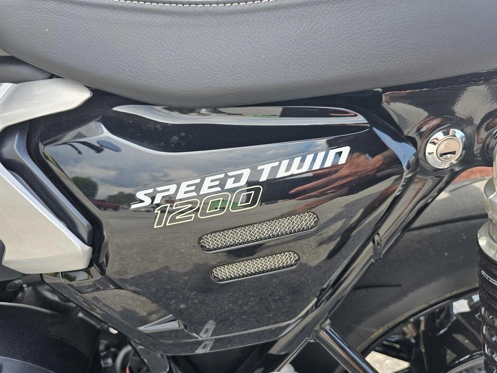 2025 Triumph Speed Twin 1200 Rs Sapphire Black