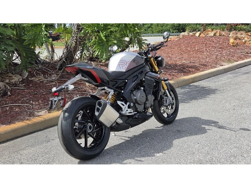 2026 Triumph Speed Triple 1200 Rs Granite/diablo Red