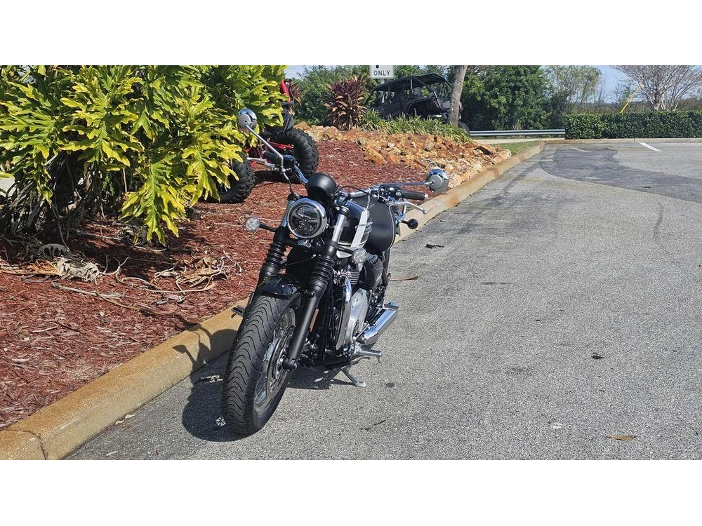 2026 Triumph Bonneville Speedmaster Sapphire Black