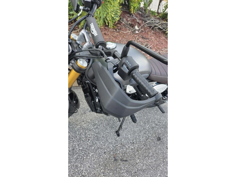 2027 Triumph Scrambler 400 X Matte Pewtergrey/matte Khaki Green