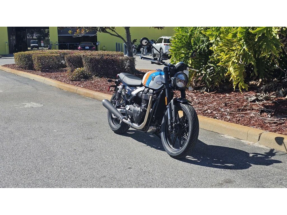 2026 Triumph Speed Twin 900 Pure White/maui Blue/tangerine Orange