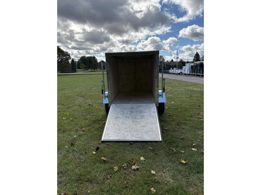 2027 Rhino Galvanized Enclosed 4' X 6' Sa Ramp