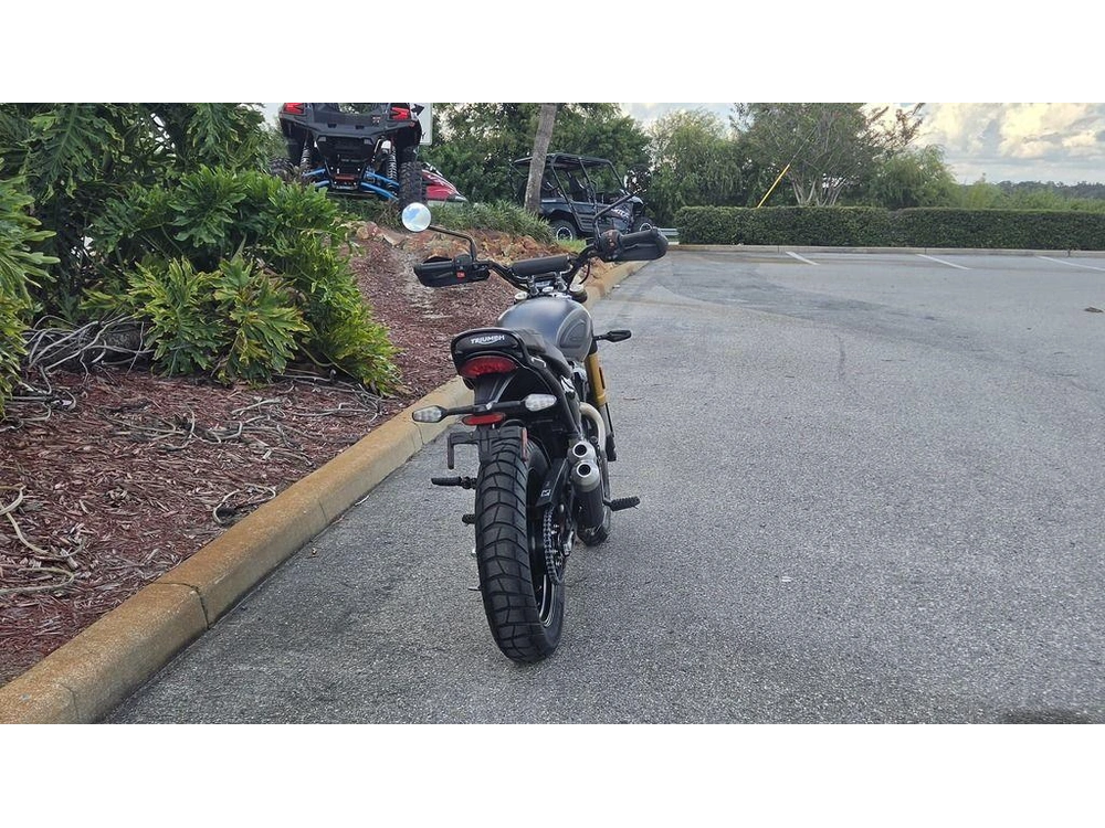 2027 Triumph Scrambler 400 X Matte Pewtergrey/matte Khaki Green