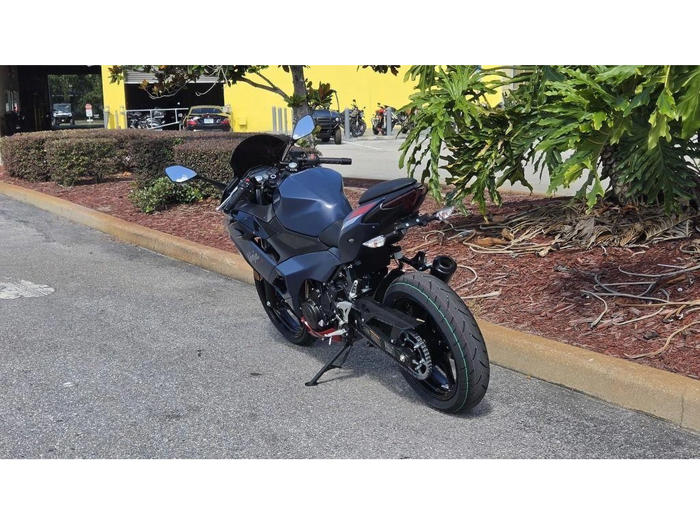 2026 Kawasaki Ninja® 500 Abs Metallic Matte Twilight Blue