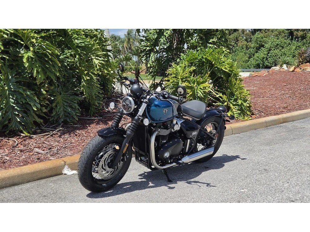 2026 Triumph Bonneville Bobber Interstellar Blue
