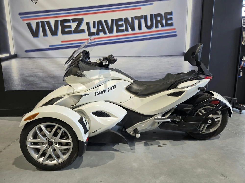 Can-am Spyder St 2014
