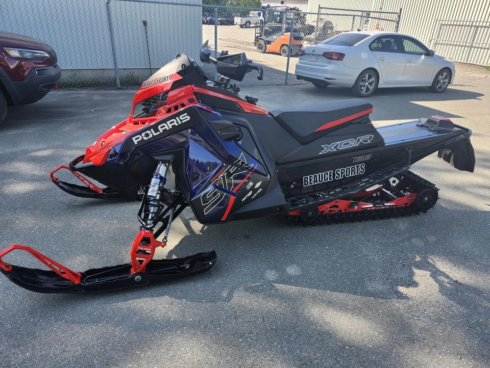 2025 Polaris Patriot 9r Indy Xcr 136 Motoneige Sentier Performance Agressive Haute Vitesse Sport 2 Temps Puissance Pilotage Sportif Damé Racing Impeccable Mxz X-rs Renegade Zr Sidewinder alt