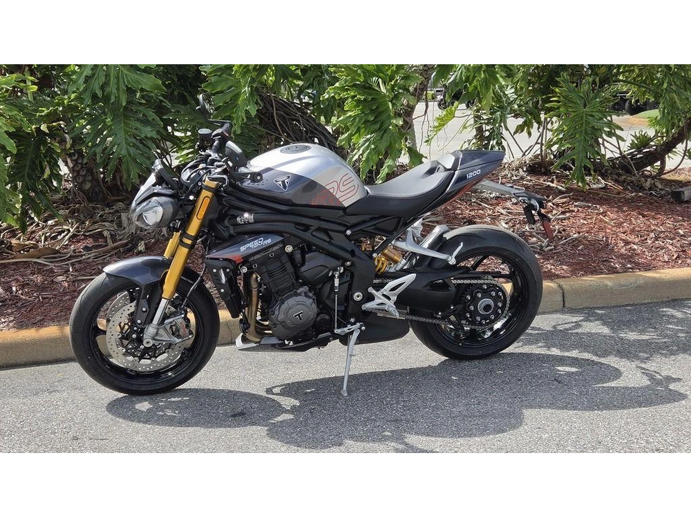 2026 Triumph Speed Triple 1200 Rs Granite/diablo Red