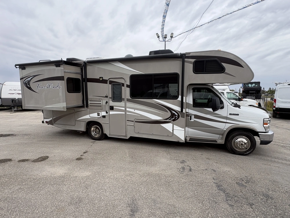 2014 Ford E-350 Four Winds 26a