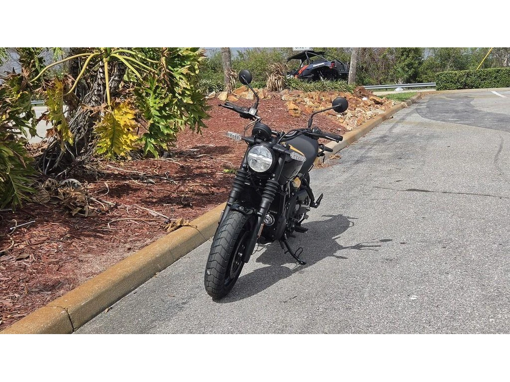 2026 Royal Enfield Guerrilla 450 Playa Black