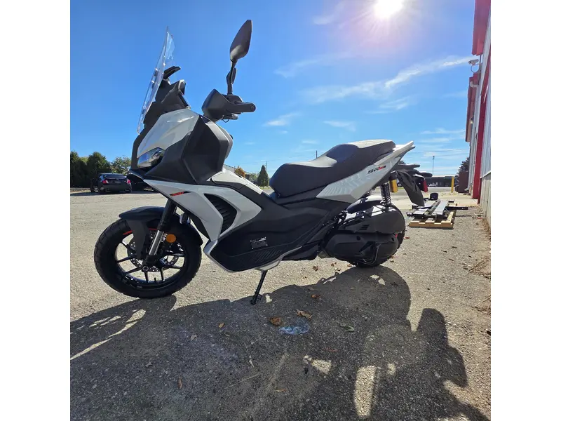Aprilia SR GT 400 2027