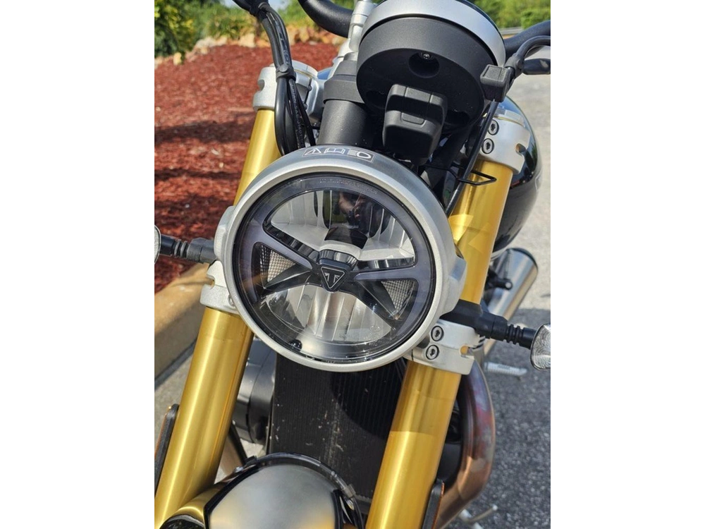2025 Triumph Speed Twin 1200 Rs Sapphire Black