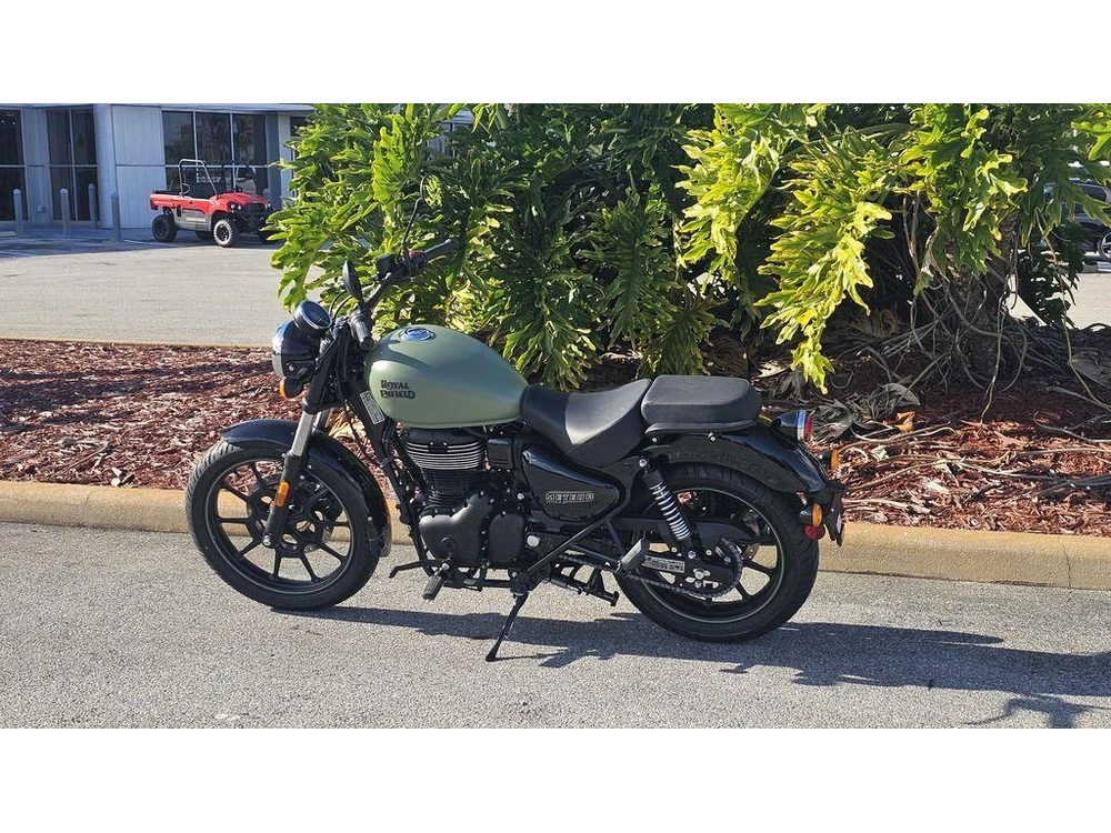 2024 Royal Enfield Meteor 350 Fireball Matte Green