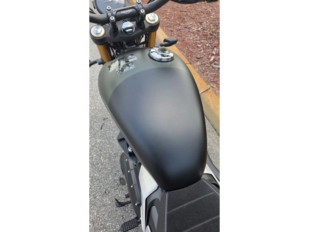 2026 Triumph Scrambler 900 Matt Khaki Green