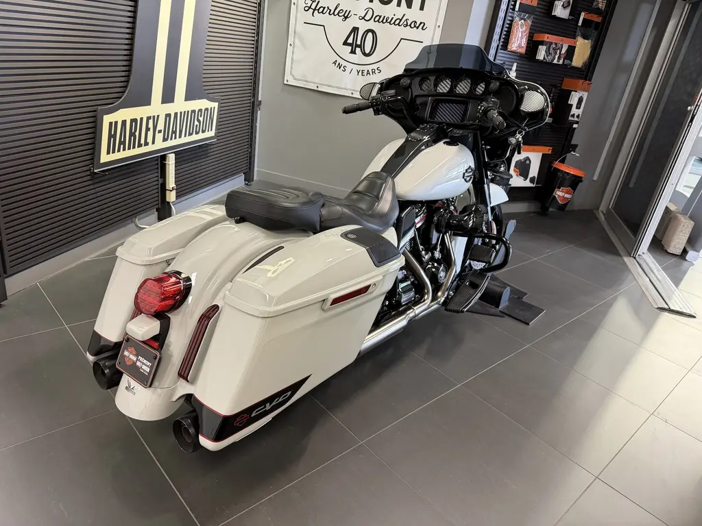 2020 Harley-Davidson CVO Street Glide FLHXSEFLHXSE