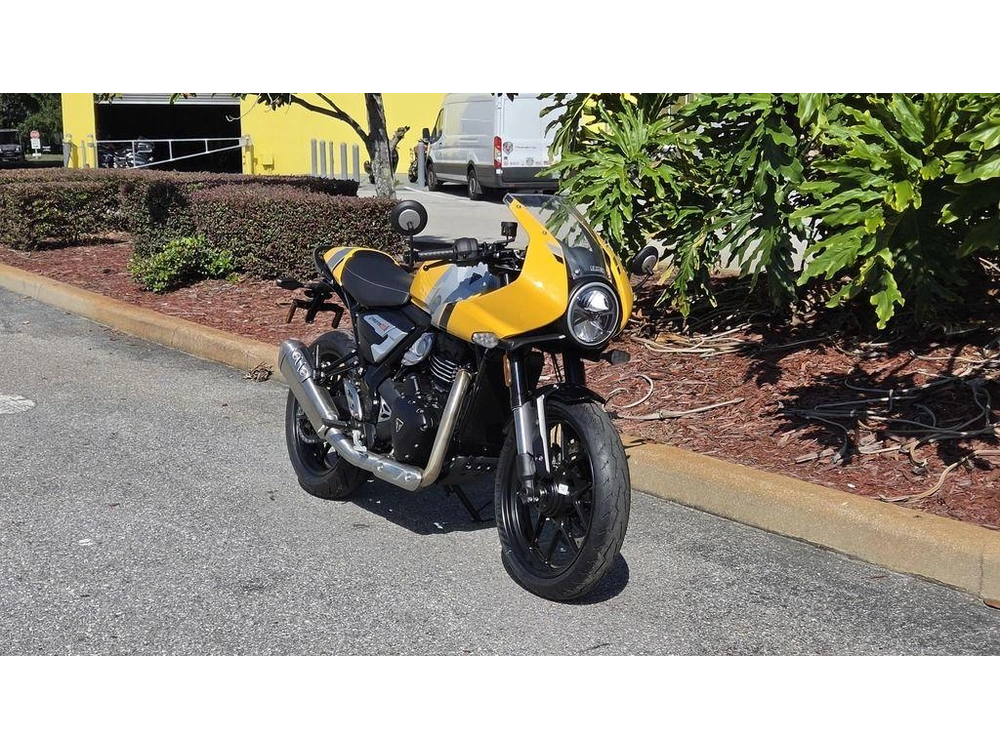 2026 Triumph Thruxton 400 Metallic Racing Yellow / Aluminium Silver