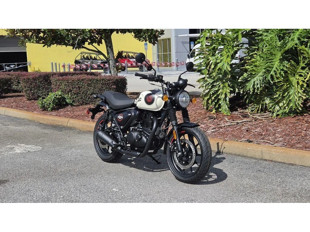 2027 Royal Enfield Hunter 350 Tokyo Black