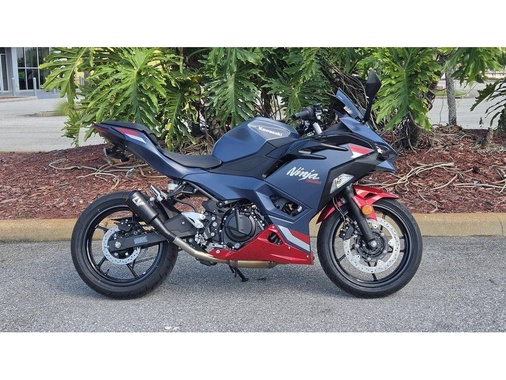 2026 Kawasaki Ninja® 500 Abs Metallic Matte Twilight Blue