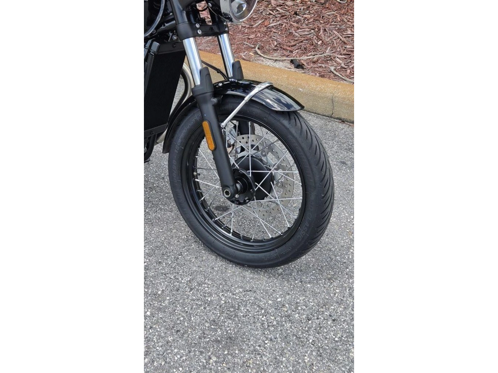 2026 Triumph Bonneville T100 Jet Black
