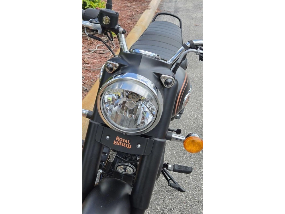 2027 Royal Enfield Bullet 350 Black Gold