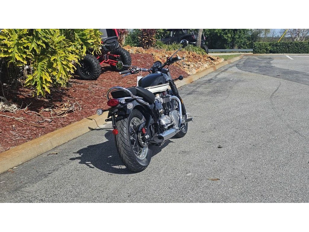 2026 Triumph Bonneville Speedmaster Sapphire Black