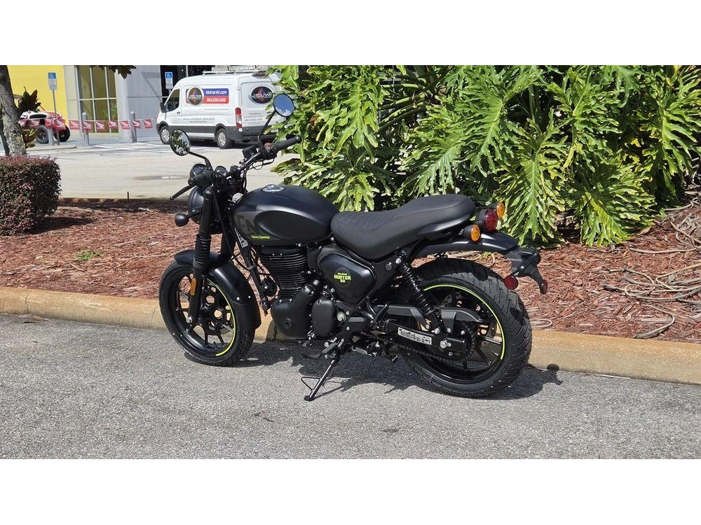 2027 Royal Enfield Hunter 350 Graphite Grey