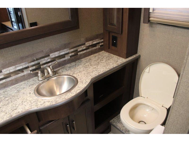 2020 Thor Motor Coach Hurricane 35m