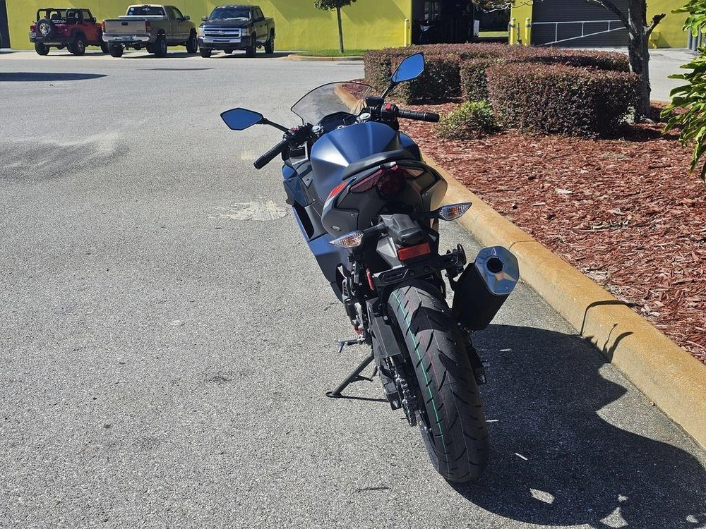 2026 Kawasaki Ninja® 500 Abs Metallic Matte Twilight Blue