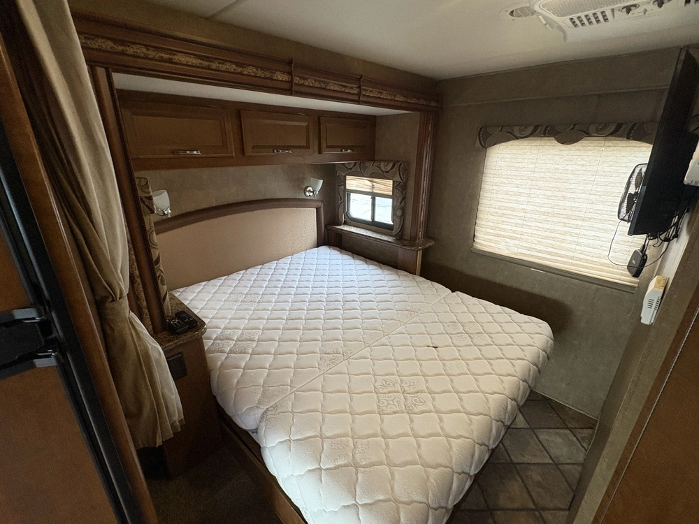 2014 Ford E-350 Four Winds 26a
